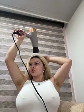 AtheneaRossi online show from November 11, 2025, 11:05 am