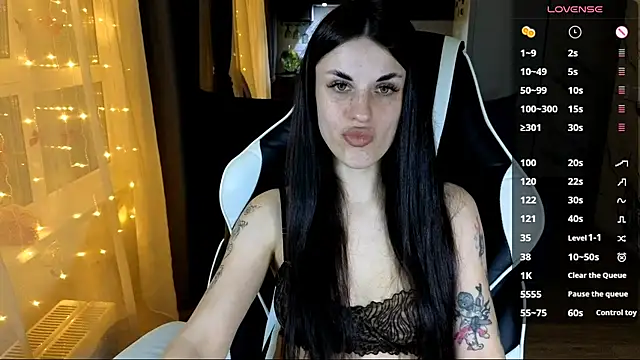 Mary   Moore online show from November 23, 2025, 12:59 pm