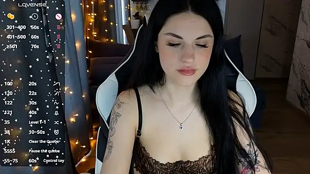 Snapshot of Mary___Moore chatting on February 4, 2025, 6:57 am Mary Moore online show from February 4, 2025, 6:57 am