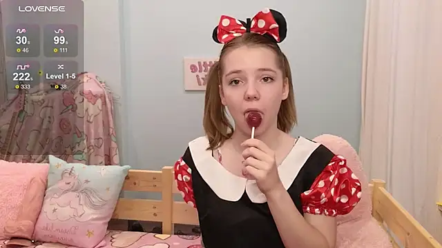 Snapshot of PrincessLittleKiki chatting on October 31, 2025, 7:05 am PrincessLittleKiki online show from October 31, 2025, 7:05 am