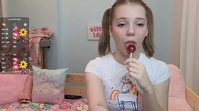 Snapshot of PrincessLittleKiki chatting on October 14, 2025, 7:09 am PrincessLittleKiki online show from October 14, 2025, 7:09 am