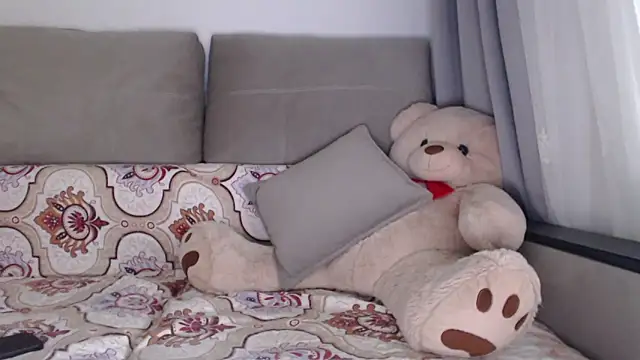  JustmeHere  online show from November 4, 2025, 8:51 am