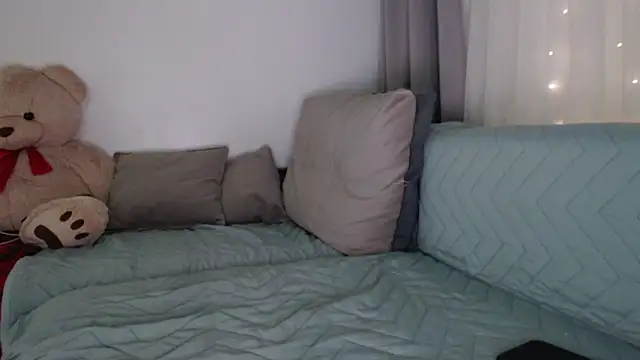  JustmeHere  online show from November 12, 2025, 8:45 pm