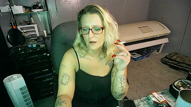 Snapshot of Lisalovely6981 chatting on February 27, 2025, 9:18 am Lisalovely6981 online show from February 27, 2025, 9:18 am