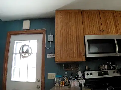 Snapshot of Seymour93 chatting on February 3, 2025, 2:24 pm Seymour93 online show from February 3, 2025, 2:24 pm