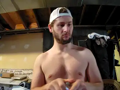 Snapshot of Seymour93 chatting on January 26, 2025, 1:58 pm Seymour93 online show from January 26, 2025, 1:58 pm