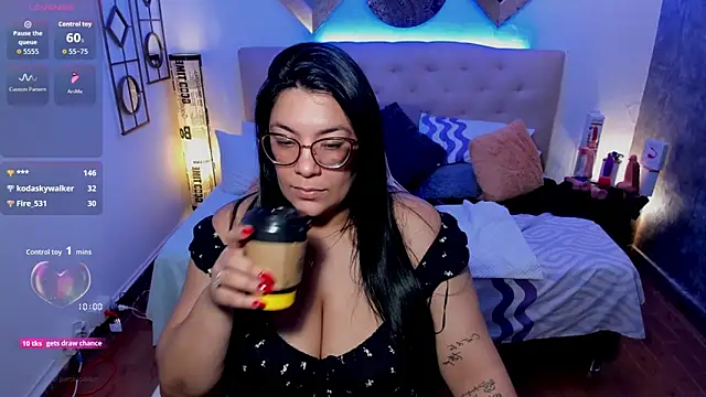 Daring  natasha  online show from September 10, 2025, 2:43 am