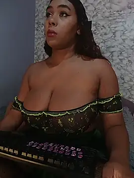 Snapshot of Morochaa-fire chatting on October 18, 2025, 11:23 am Morochaa-fire online show from October 18, 2025, 11:23 am