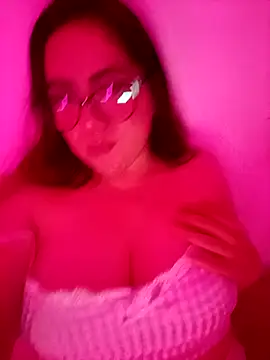 Snapshot of Celestte22 chatting on November 25, 2025, 2:23 am Celestte22 online show from November 25, 2025, 2:23 am