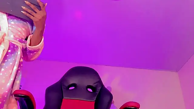 naomy  xx online show from February 6, 2026, 3:13 am