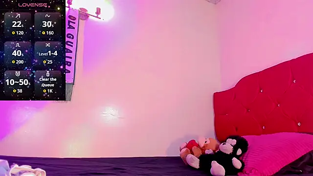 naomy  xx online show from December 3, 2025, 3:07 am