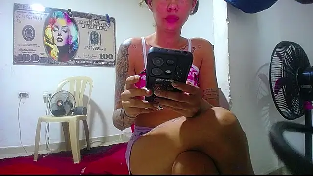 Snapshot of harry_lia_ chatting on October 16, 2025, 6:16 pm harry lia online show from October 16, 2025, 6:16 pm