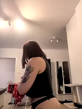 Snapshot of divine_eve chatting on November 5, 2025, 1:47 pm divine eve online show from November 5, 2025, 1:47 pm