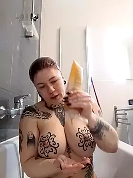 Snapshot of divine_eve chatting on February 13, 2026, 2:17 pm divine eve online show from February 13, 2026, 2:17 pm