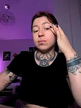 Snapshot of divine_eve chatting on November 9, 2025, 3:38 pm divine eve online show from November 9, 2025, 3:38 pm