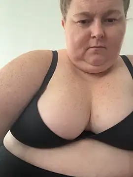 Snapshot of BBW2320 chatting on September 28, 2025, 7:10 pm BBW2320 online show from September 28, 2025, 7:10 pm