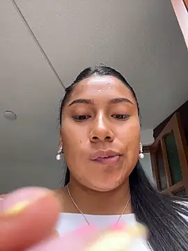 LinnaGardenia online show from March 11, 2026, 2:44 pm