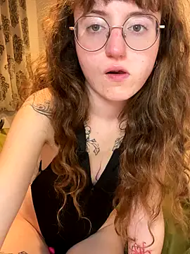  foxygirl  online show from November 24, 2025, 12:38 pm