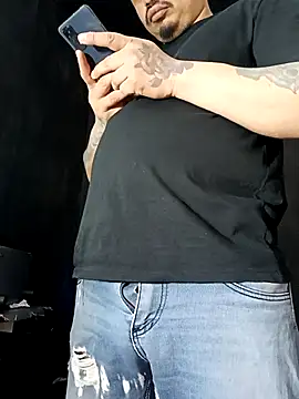 Snapshot of DickMasterfindom chatting on January 18, 2026, 4:38 am DickMasterfindom online show from January 18, 2026, 4:38 am