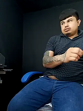 Snapshot of DickMasterfindom chatting on February 13, 2026, 5:29 am DickMasterfindom online show from February 13, 2026, 5:29 am