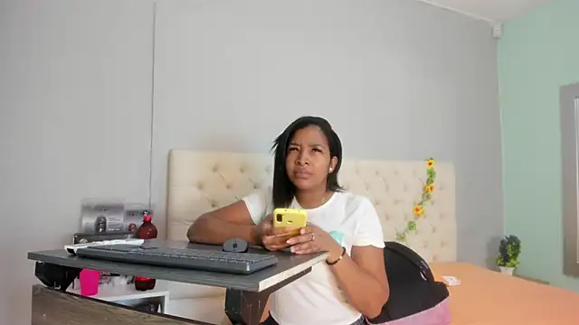 Snapshot of nami_sam01 chatting on February 26, 2025, 12:27 pm nami sam01 online show from February 26, 2025, 12:27 pm