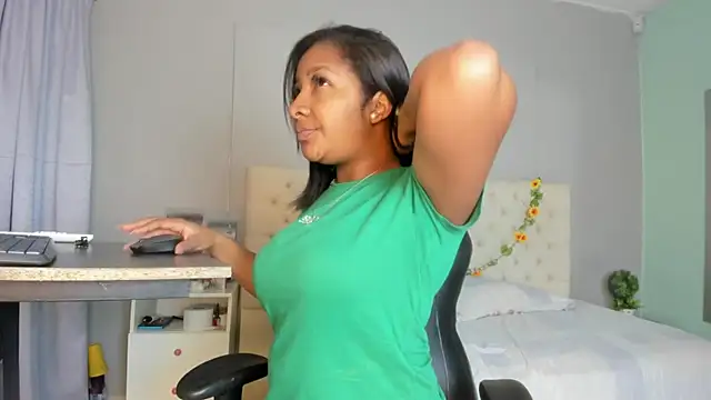 Snapshot of nami_sam01 chatting on March 8, 2025, 12:41 pm nami sam01 online show from March 8, 2025, 12:41 pm