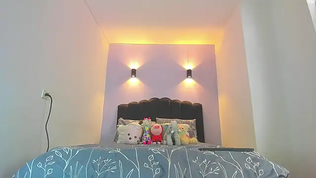 Snapshot of Sofia_Clauss_ chatting on October 31, 2025, 3:52 pm Sofia Clauss online show from October 31, 2025, 3:52 pm