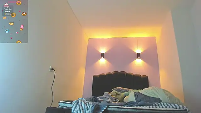 Snapshot of Sofia_Clauss_ chatting on October 21, 2025, 4:56 am Sofia Clauss online show from October 21, 2025, 4:56 am