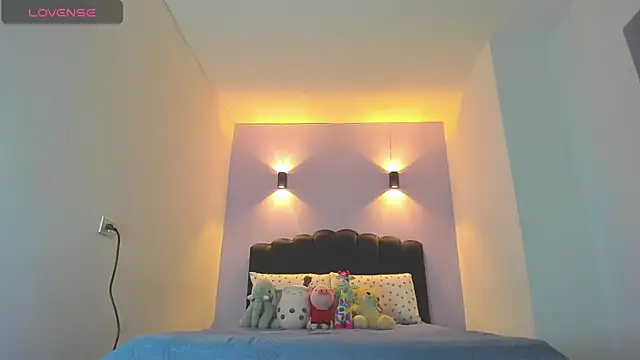 Snapshot of Sofia_Clauss_ chatting on November 12, 2025, 2:15 am Sofia Clauss online show from November 12, 2025, 2:15 am