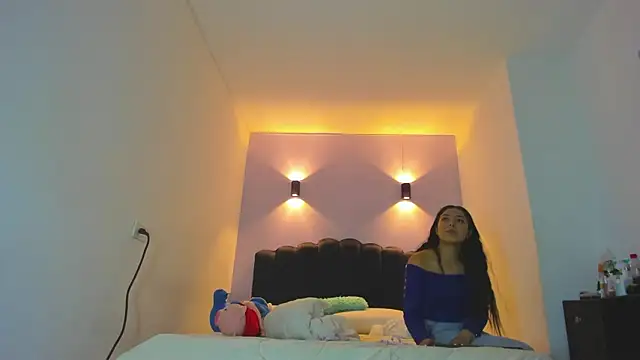 Sofia Clauss  online show from March 30, 2026, 4:03 am