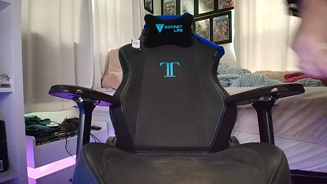 TSCassandraLove online show from April 25, 2026, 2:03 pm