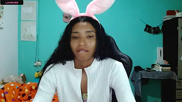 Snapshot of sensitive_brunette chatting on February 23, 2026, 4:14 am sensitive brunette online show from February 23, 2026, 4:14 am