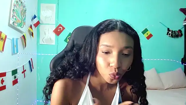 Snapshot of sensitive_brunette chatting on July 8, 2026, 9:59 pm sensitive brunette online show from July 8, 2026, 9:59 pm
