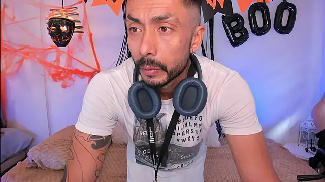 Tom cooper  online show from October 18, 2025, 12:51 pm