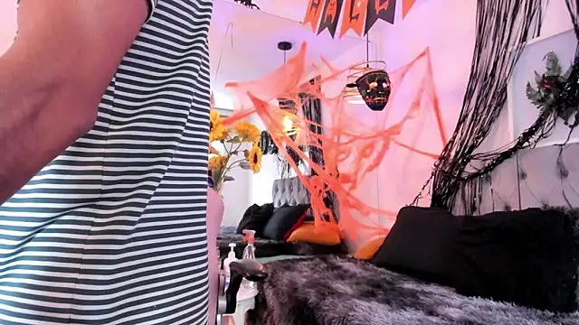 Tom cooper  online show from October 27, 2025, 12:50 pm