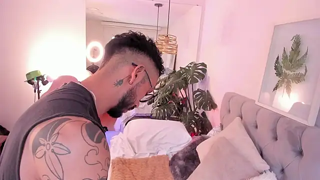 Tom cooper  online show from November 19, 2025, 12:49 pm