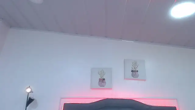 candy lux  online show from October 18, 2025, 7:05 pm