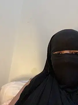 Snapshot of Barbyxhot chatting on February 15, 2026, 4:28 pm Barbyxhot online show from February 15, 2026, 4:28 pm