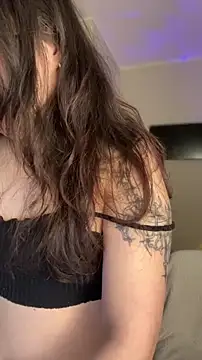 Snapshot of emigooflordXD chatting on February 17, 2026, 6:22 am emigooflordXD online show from February 17, 2026, 6:22 am