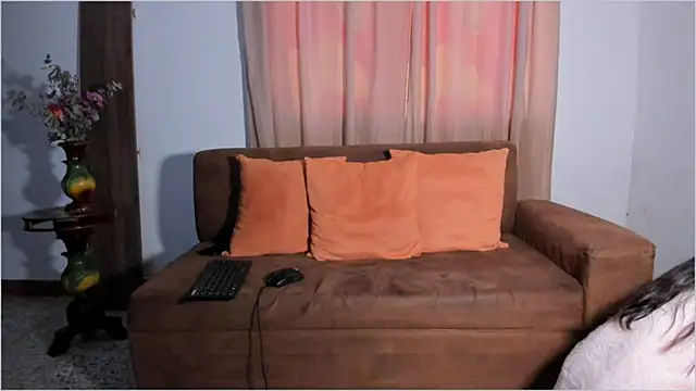 Lauren A online show from October 15, 2025, 8:50 pm