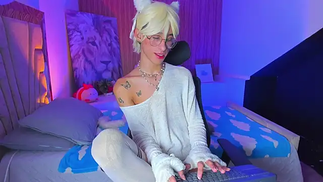JasperCooper  online show from October 4, 2025, 1:23 pm