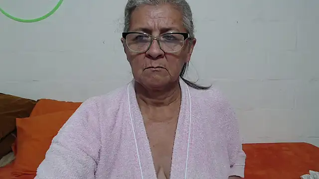 candy mature  online show from December 19, 2025, 10:23 pm