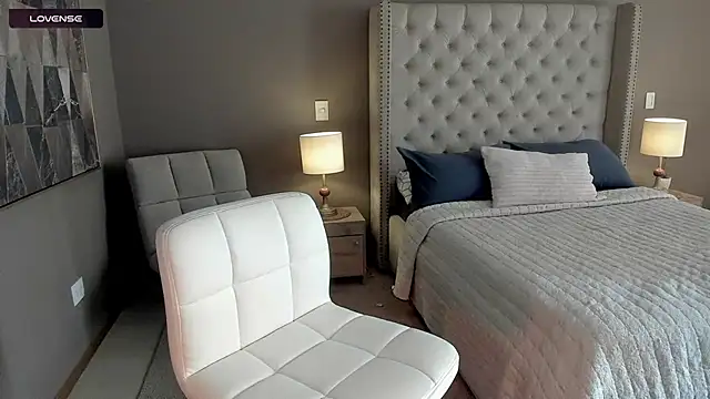 vangie  online show from December 4, 2025, 5:45 pm