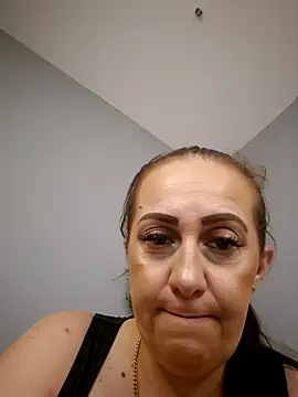 AvaLloyd online show from March 18, 2025, 3:23 am