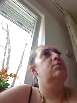 AvaLloyd online show from March 16, 2025, 5:36 am