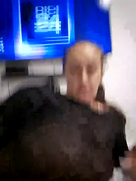 AvaLloyd online show from March 14, 2025, 7:55 pm