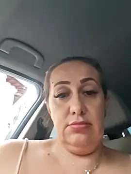 AvaLloyd online show from October 6, 2025, 2:51 pm