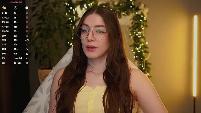 Snapshot of Ester_Hill chatting on December 17, 2025, 1:43 am Ester Hill online show from December 17, 2025, 1:43 am