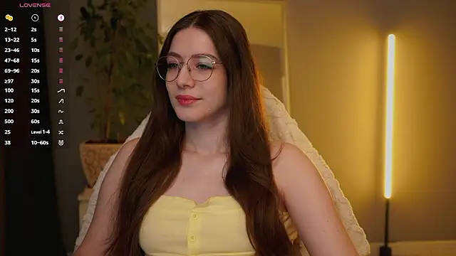 Ester Hill online show from February 12, 2026, 3:28 am