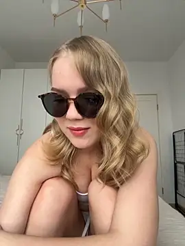 Snapshot of Little_Forest_ELF chatting on November 20, 2025, 10:16 am Little Forest ELF online show from November 20, 2025, 10:16 am